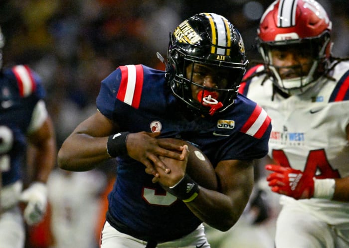 Frank Gore Jr carries the ball in the 2024 East West Shrine Bowl